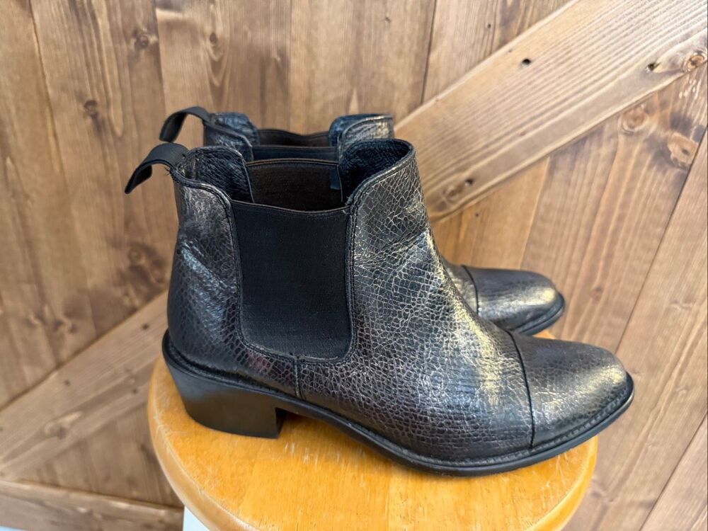 Dolce Vita Women’s Size 8.5 Black Textured Chelsea Ankle Boots